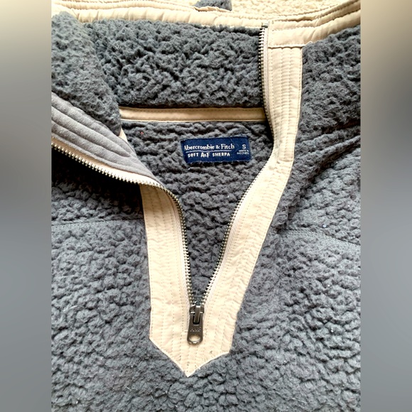 Abercrombie & Fitch, size small Sherpa - Picture 2 of 5
